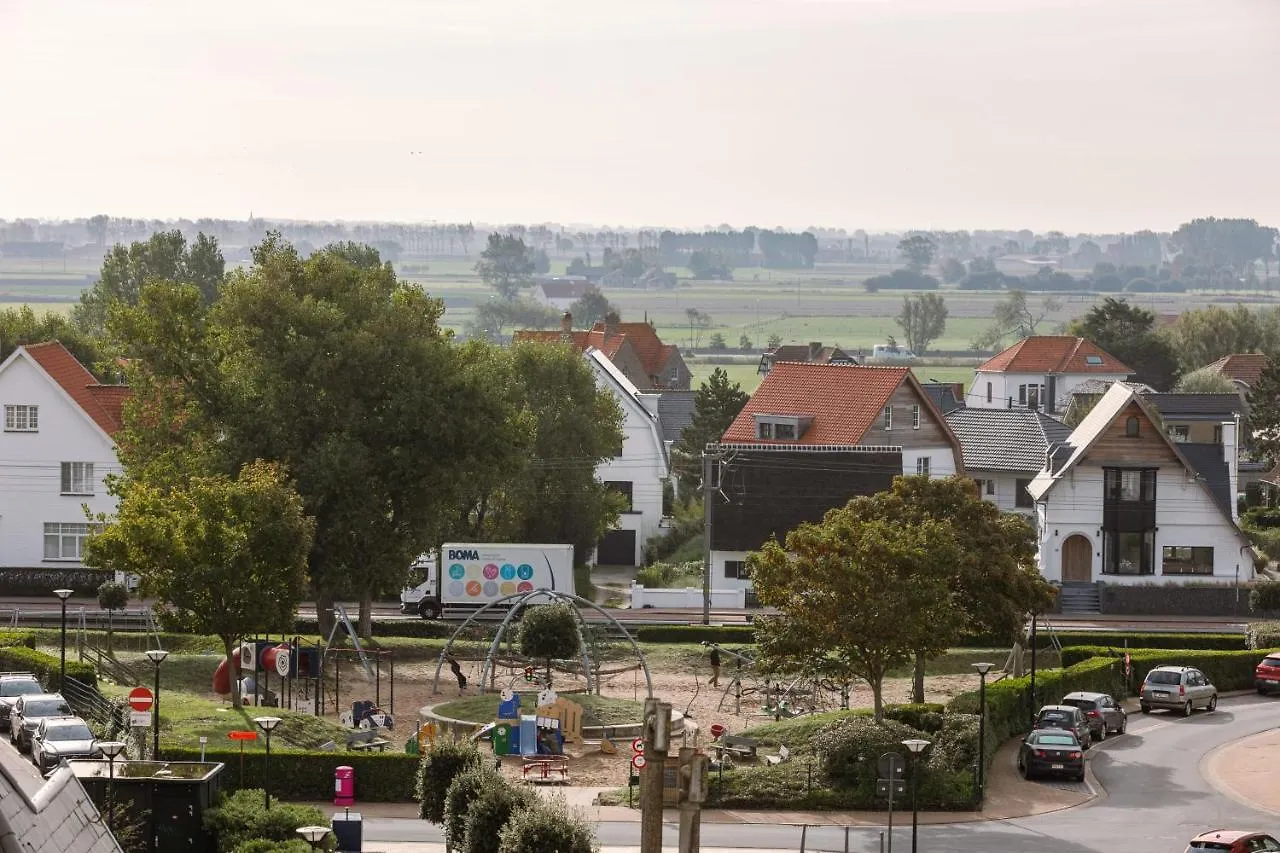 Wonderful Apartment With Frontal Sea View In Westende Middelkerke