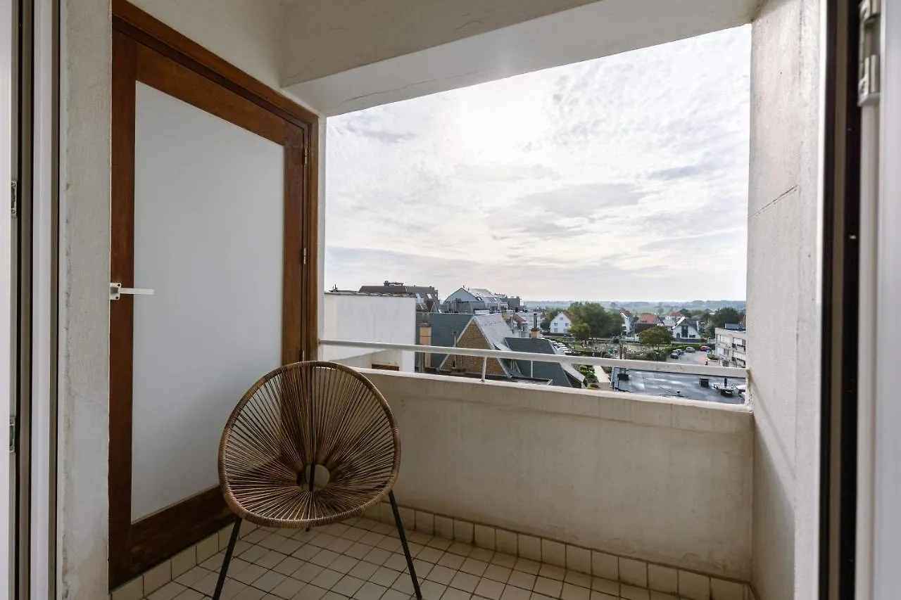 Wonderful Apartment With Frontal Sea View In Westende Middelkerke